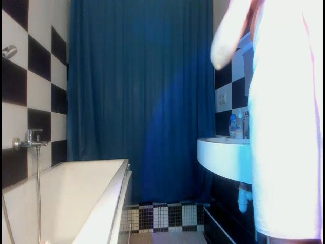 Live sex webcam photo for SendiH0t #269375268