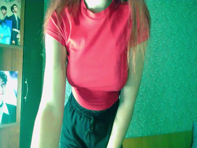 Live sex webcam photo for LovelyCracee #269375474