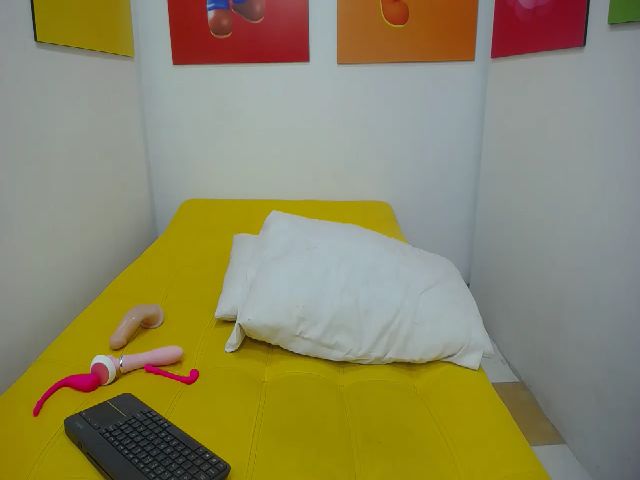 Live sex webcam photo for LeilaEvanns #269373847