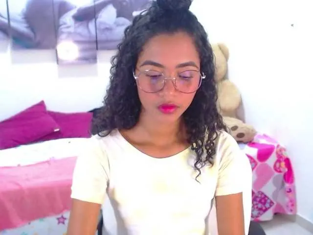 Live sex webcam photo for Anniemiss #269372259