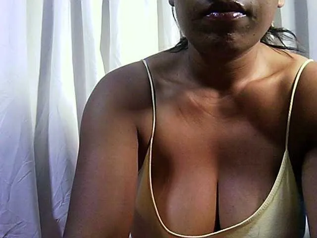 Live sex webcam photo for MIRANDAW #269372293