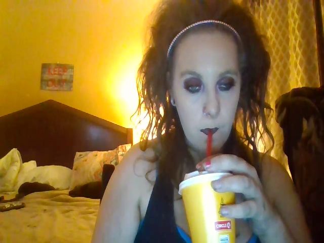 Live sex webcam photo for Binky18 #269362395