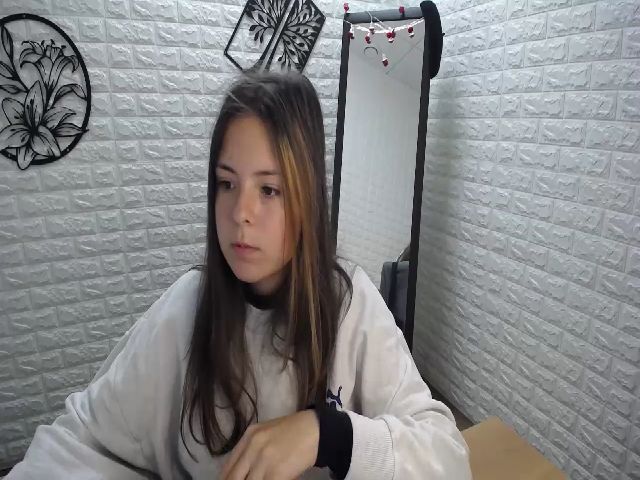 Live sex webcam photo for JulieJess #269366980