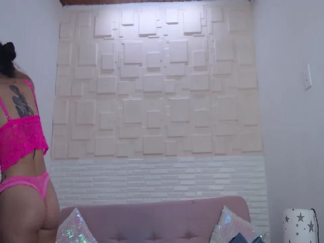 Live sex webcam photo for Anthonella_1 #269366513