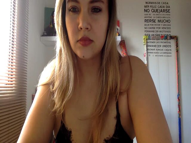 Live sex webcam photo for Alicenicolle #269374418
