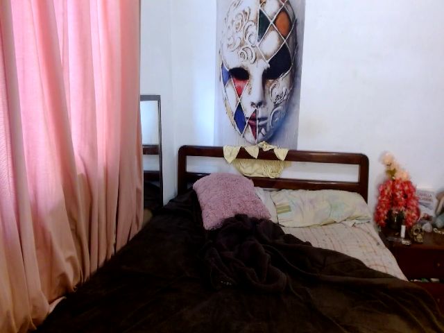 Live sex webcam photo for Mermaid_A #269376233