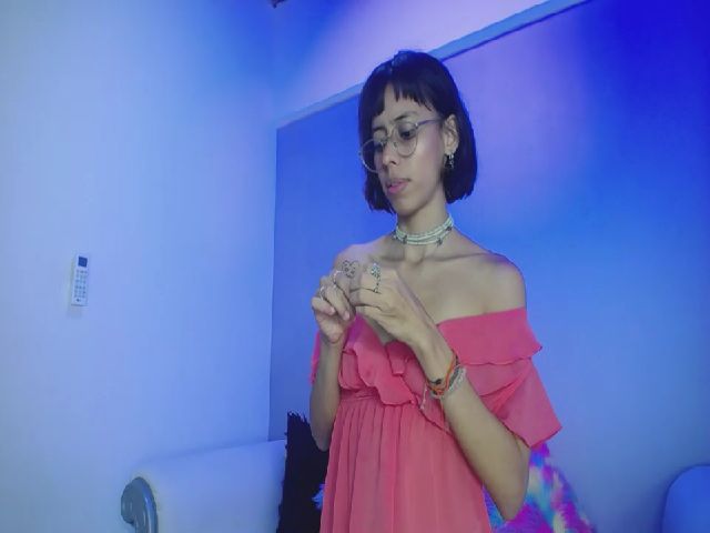 Live sex webcam photo for LITTLE_LOVE98 #269364828