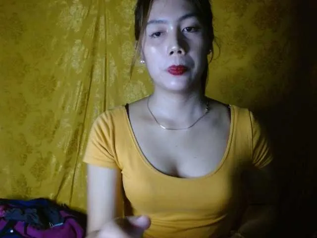 Live sex webcam photo for TrixieSoHottt #269365686