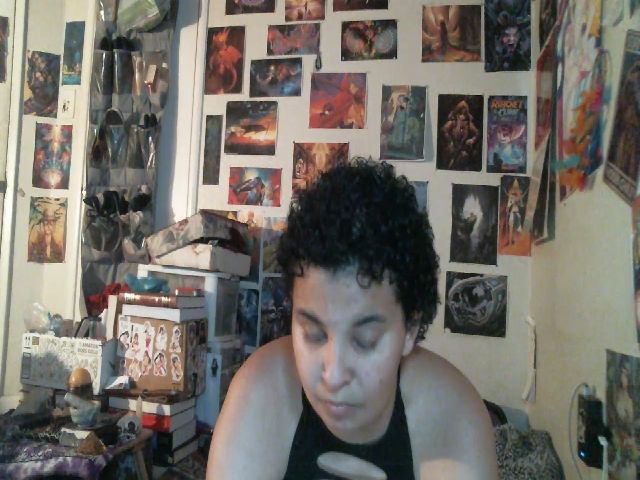 Live sex webcam photo for HornyHunBunny #269359159