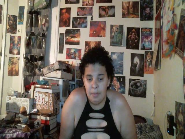 Live sex webcam photo for HornyHunBunny #269359260