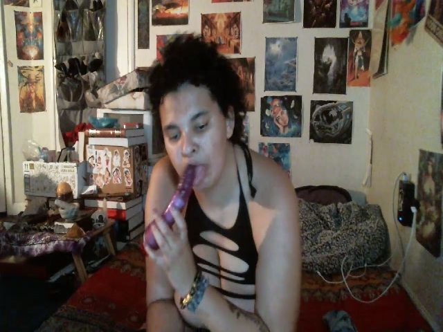 Live sex webcam photo for HornyHunBunny #269361181