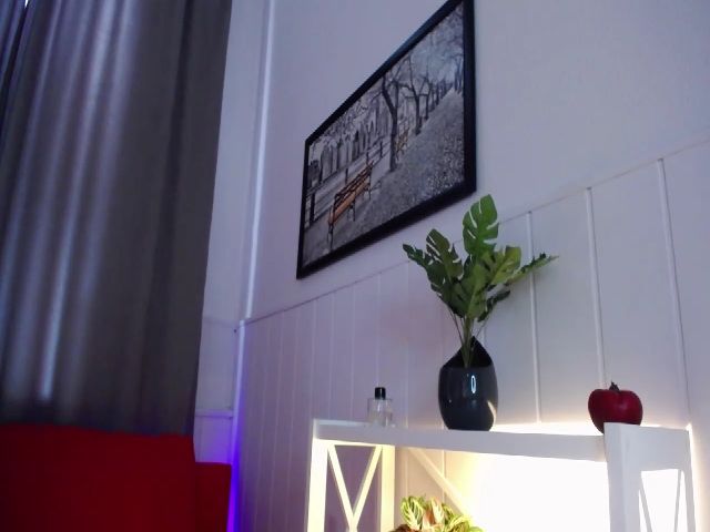 Live sex webcam photo for MarshaLuss #269365338