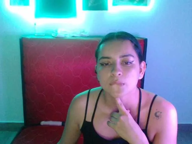 Live sex webcam photo for YuliaGrey #269361881