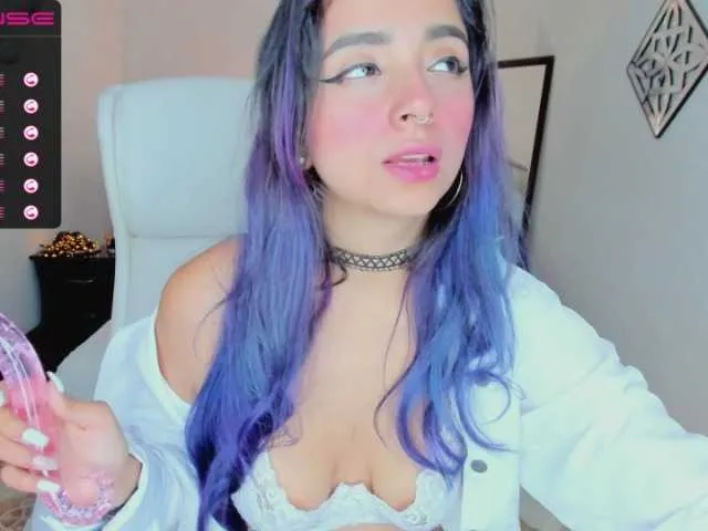 Live sex webcam photo for GiaBrooksX #288020695