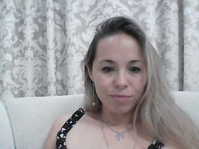 Live sex webcam photo for Tausha #269370666