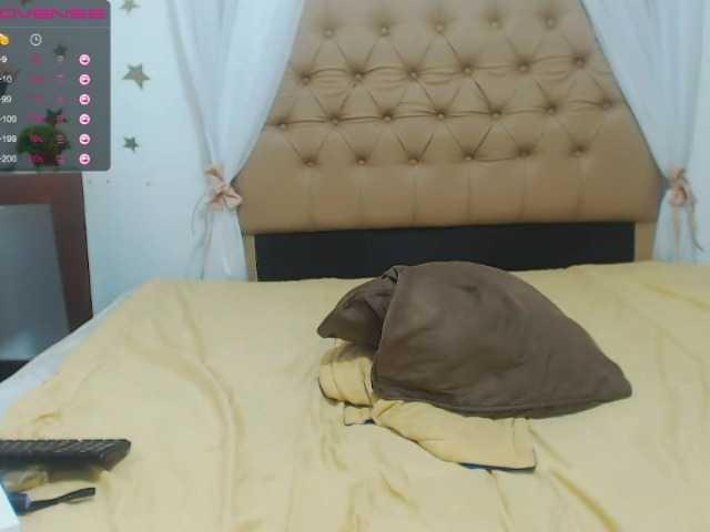 Live sex webcam photo for Charlotte-Lin #269383412