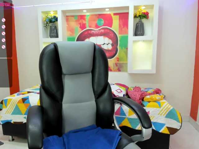 Live sex webcam photo for miagoth #269378059