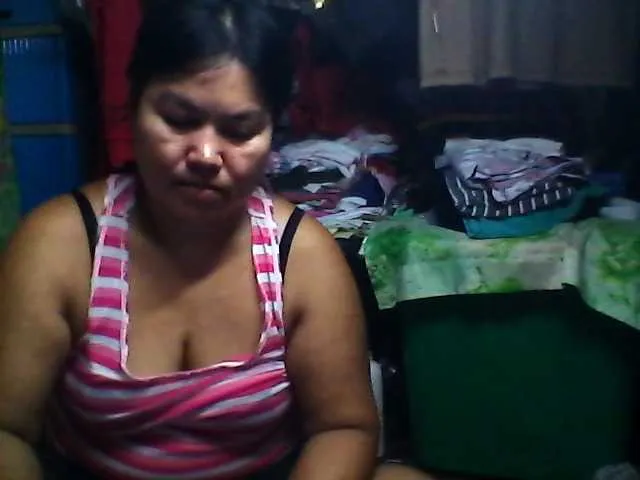 Live sex webcam photo for princess4uxx #269377918