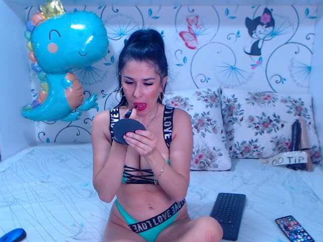 Live sex webcam photo for SpicyBrunnete #269383397