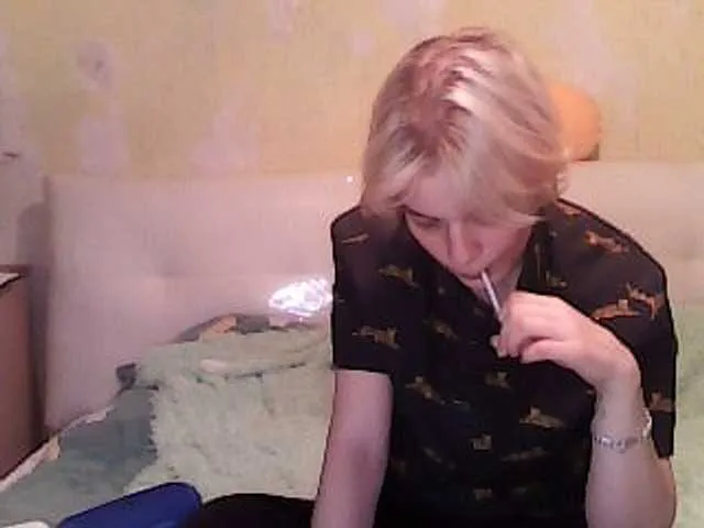 Live sex webcam photo for MarieXLavend #269393201