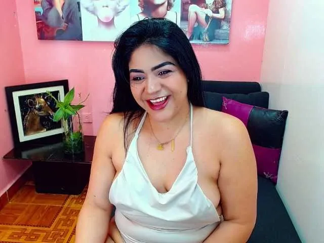 Live sex webcam photo for SweetDollx #269393017