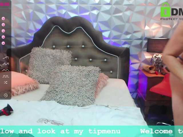 Live sex webcam photo for ElyssaGray #269377167