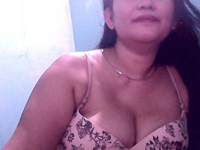 Live sex webcam photo for wildmom4u #269377897