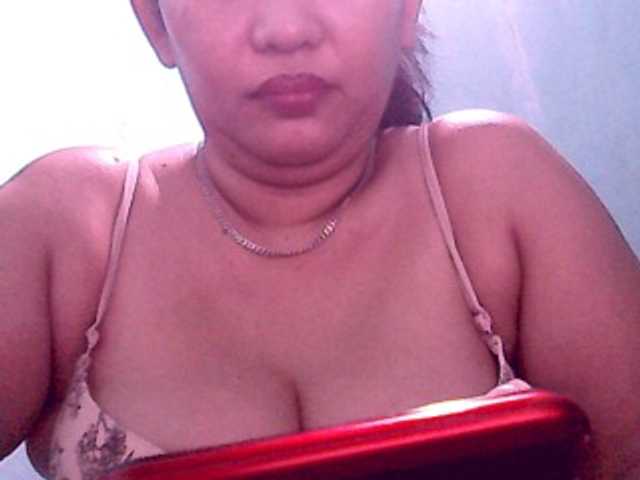 Live sex webcam photo for wildmom4u #269392335