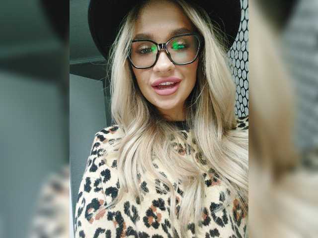 Live sex webcam photo for KettyPretty25 #269391773