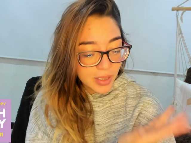 Live sex webcam photo for Charlotte-mwc #269382885