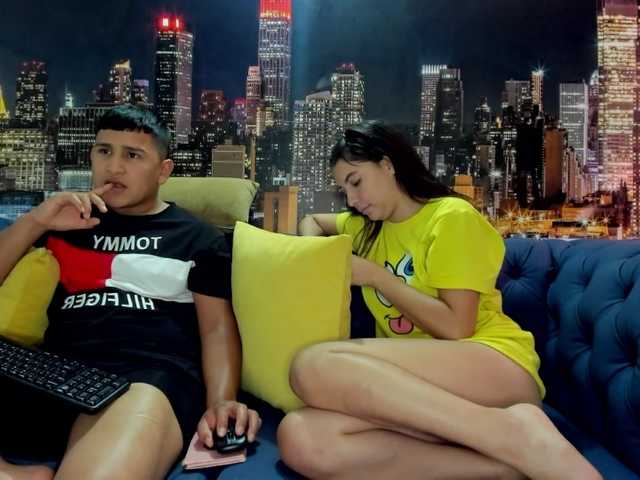 Live sex webcam photo for Roger1Juliet #269376823