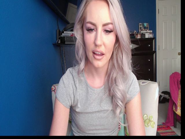 Live sex webcam photo for Officialelsa #269376475