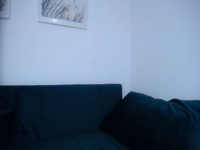 Live sex webcam photo for call_me_em #269389783