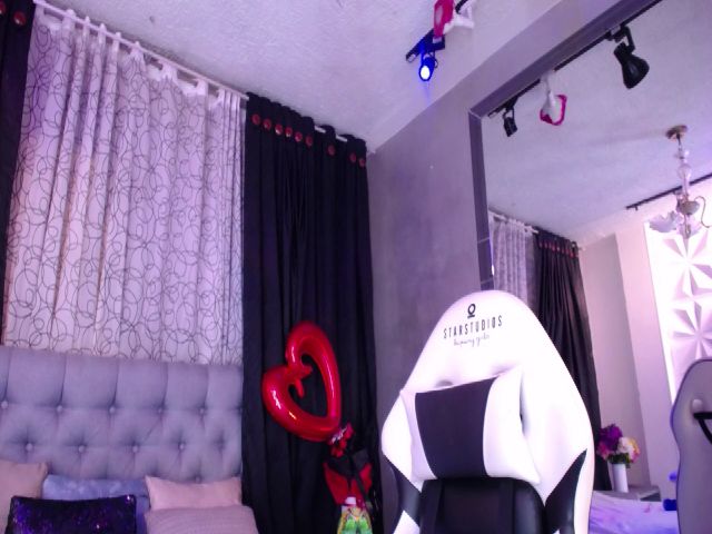 Live sex webcam photo for Katalina_luv #269380308