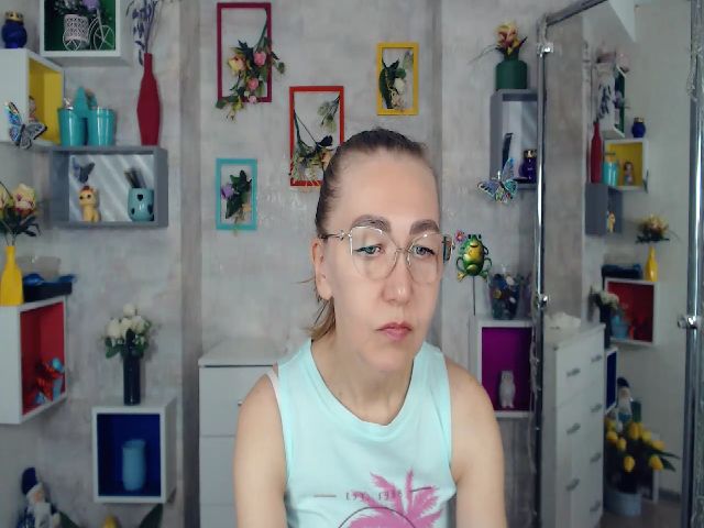 Live sex webcam photo for Greybunny #269384784