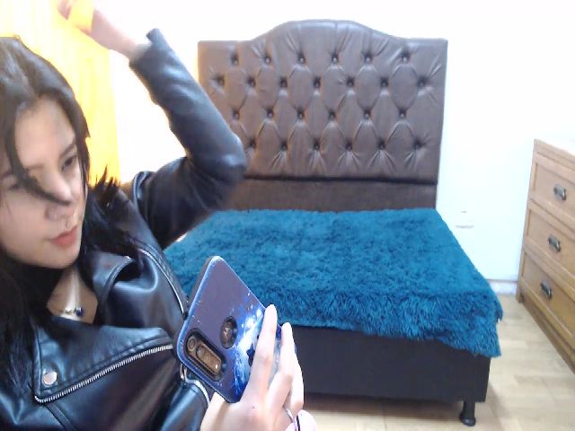 Live sex webcam photo for Emmaafox #269389215