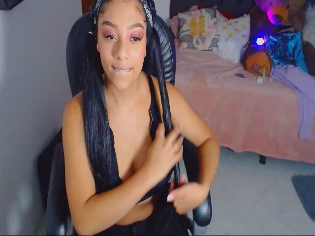 Live sex webcam photo for Celeste_ebony #269390773