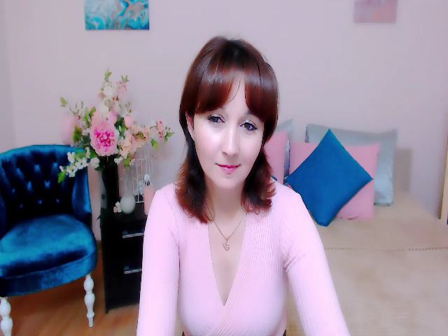 Live sex webcam photo for InLovedMoon #269395420