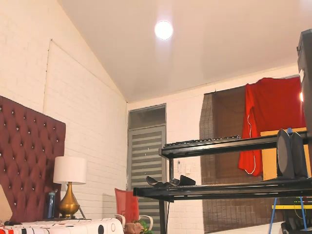 Live sex webcam photo for VivianneHot_x #287865522