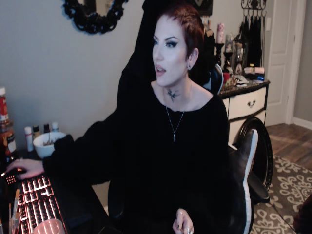 Live sex webcam photo for Painbaby #269379228