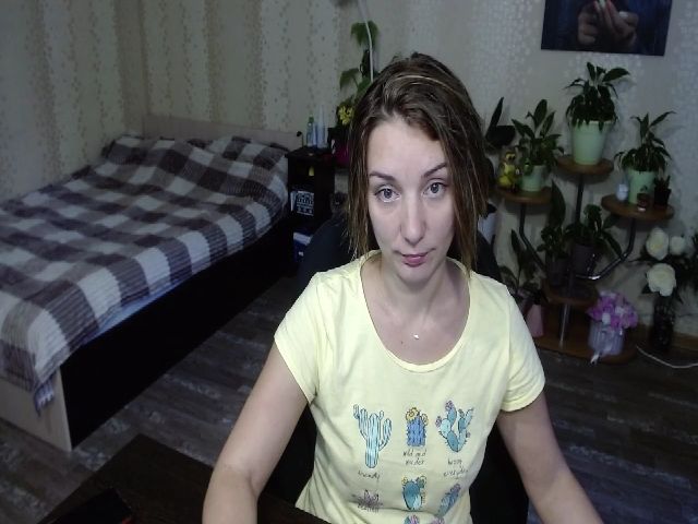 Live sex webcam photo for Emi_lywild #269380896