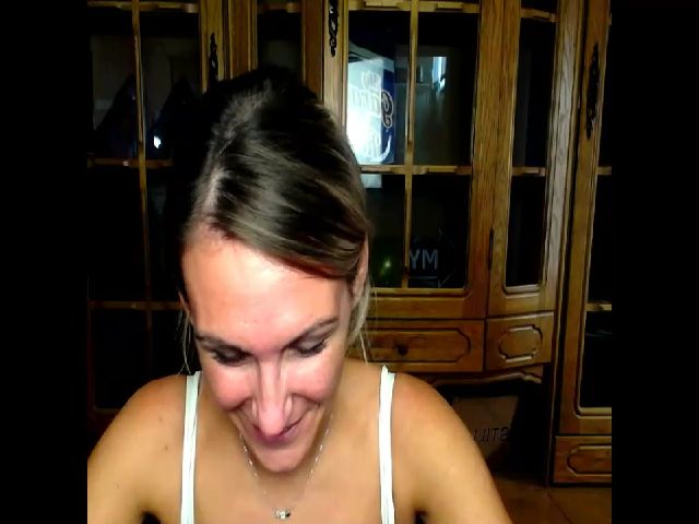 Live sex webcam photo for MiliEsiens #269384781