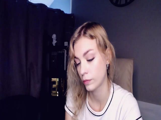 Live sex webcam photo for VanillaJenny #269388445