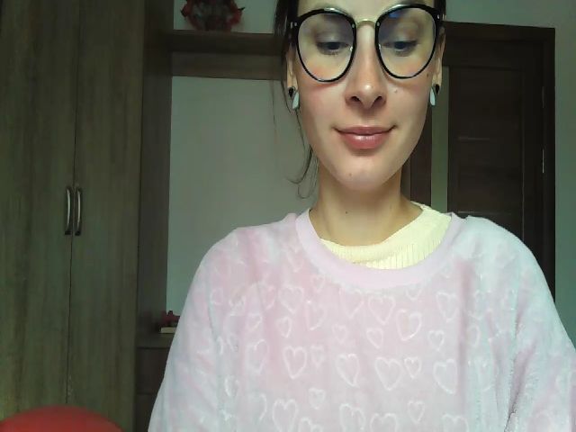 Live sex webcam photo for MisssSun #269385845