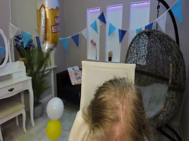 Live sex webcam photo for BelindaVibe #269390844