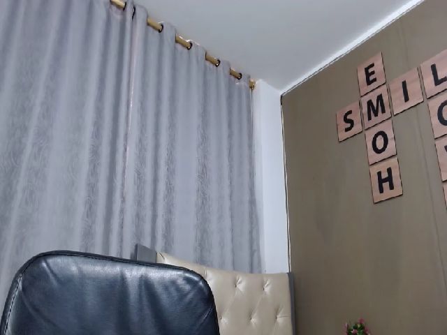 Live sex webcam photo for ScarletDsire #269391455