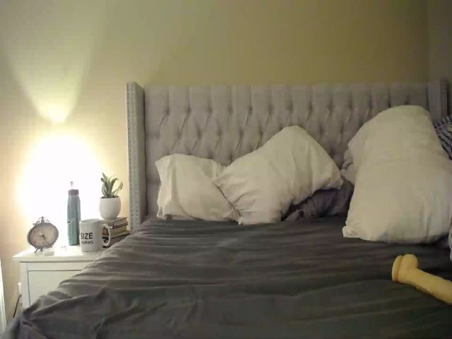 Live sex webcam photo for JSweetsXXX #269380809