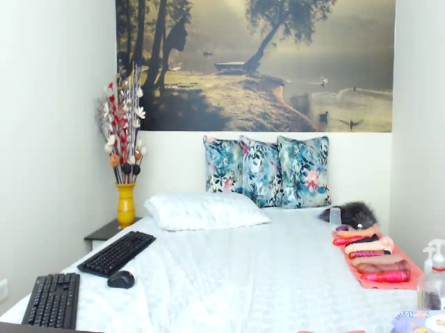 Live sex webcam photo for AikoTailor #287876725