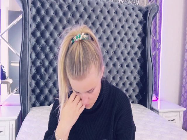 Live sex webcam photo for SantaGirll #269391705