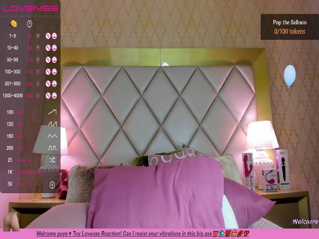 Live sex webcam photo for HollyTegan #269389504